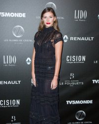 Camille Cerf assume sa cellulite
