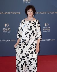 Anny Duperey séparée de sa soeur durant l'enfance : "Ça a été une catastrophe"