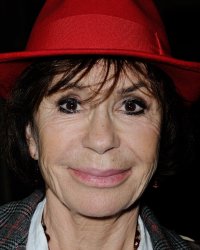 Danièle Evenou : ses confessions sur sa chirurgie esthétique ratée !