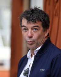 Stéphane Plaza va-t-il se lancer dans la chanson ?