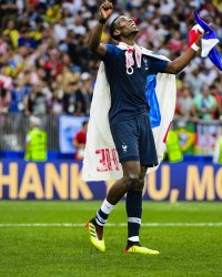 Paul Pogba recadre Anne-Claire Coudray par erreur