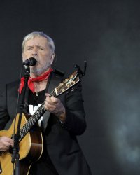 Renaud hospitalisé d'urgence suite à une chute