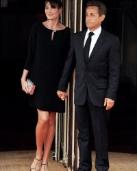 Nicolas Sarkozy fou amoureux de Carla Bruni : "Il ne tient pas en place"