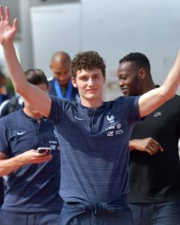Jeff Tuche et Benjamin Pavard vont manger des frites ensemble