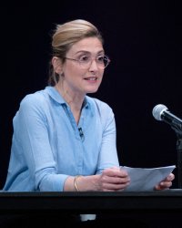 Julie Gayet engagée : elle appelle à "briser les plafonds de verre"