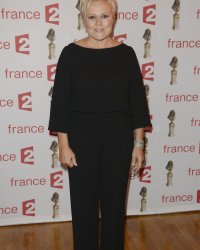 Muriel Robin : ce lourd secret que sa mère lui a longtemps caché