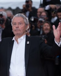 Le jour où Alain Delon a demandé un autographe à une popstar