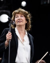 Jane Birkin : "Ça me rend dingue de voir des amants enlacés dans les parcs !"