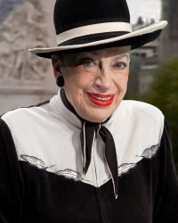 Geneviève de Fontenay avoue avoir succombé au bistouri !
