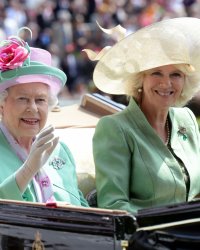 La reine Elizabeth II désigne Camilla Parker-Bowles comme reine consort