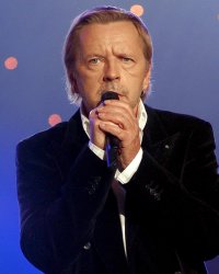 Renaud met aux enchères une partie de sa collection de BD