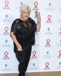 Line Renaud : ces lettres d'insultes qu'elle a reçues au début du Sidaction