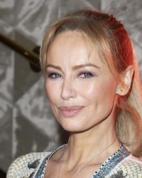 Adriana Karembeu : pourquoi elle "aimerait vivre jusqu'à 120 ans"