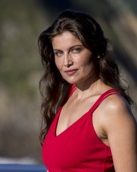 Transparence : Laetitia Casta ultra sexy dans une robe mouillée