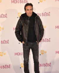 Anthony Delon condamné à verser 12 000 euros à Laeticia Hallyday