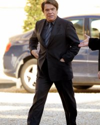 Line Renaud, Claude Lelouch... Les stars disent adieu à Bernard Tapie à Paris