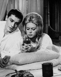 Brigitte Bardot révèle qu'Alain Delon ne répond plus à ses lettres