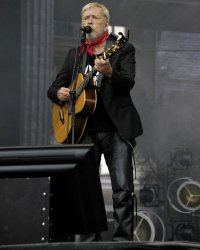Renaud : le chanteur a été interné par sa fille Lolita