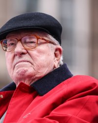 Jean-Marie Le Pen attaque sa petite-fille sur son retour au "bois de Boulogne"