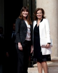 Carla Bruni confie à Valérie Trierweiler qu'elle ne regrette pas l'Élysée