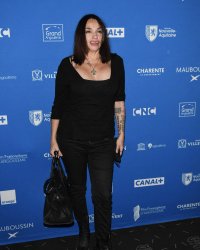 Béatrice Dalle "sadomasochiste" : "J'associe beaucoup la violence et le sexy"