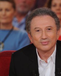 Abdos, rameur... Michel Drucker dévoile son sacré programme de remise en forme