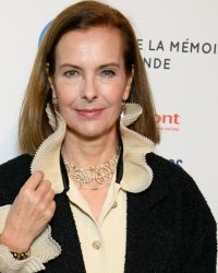 Carole Bouquet évoque l'abandon prématuré de sa mère : "Elle était très absente"