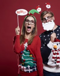 Comment le pull moche de Noël est-il devenu tendance ?