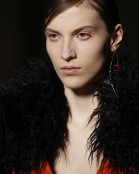 Faut-il adopter le mascara coloré ?