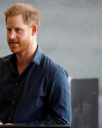 Le Prince Harry porte-t-il une queue de cheval ? La rumeur qui divise