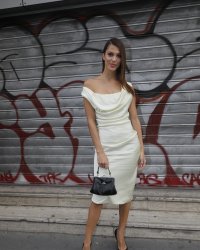Iris Mittenaere partage ses conseils lingerie