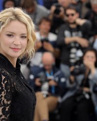 Virginie Efira : ces scènes de sexe au cinéma qui l'ont marquée