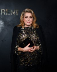 Le tournage du prochain film de Catherine Deneuve suspendu jusqu'au printemps