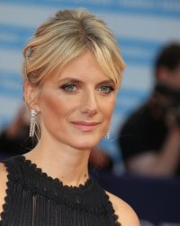 Mélanie Laurent se confie sur sa première réalisation américaine