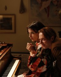 Barbara : Mathieu Amalric et Jeanne Balibar émus durant la promotion