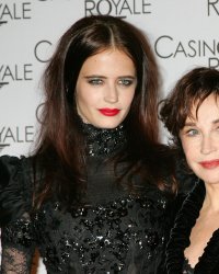 Eva Green et sa mère, Marlène Jobert, "détestent regarder leurs films"