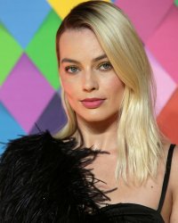 Star du prochain Pirates des Caraïbes, Margot Robbie éclipse Johnny Depp