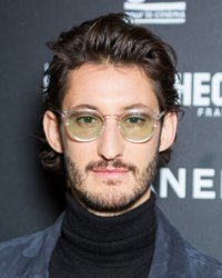 Pierre Niney, McFly et Carlito annoncent leur prochain film ensemble Feuille Man