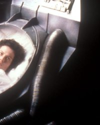 Alien : Sigourney Weaver reprend son rôle d'Ellen Ripley dans un sketch