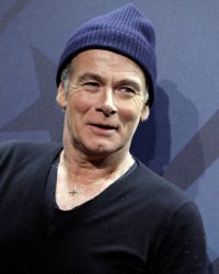 Franck Dubosc raconte sa 1ère scène de sexe au cinéma avec une James Bond Girl