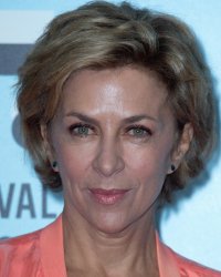 Corinne Touzet et Keen'V vont prendre des vacances ensemble dans Camping Paradis