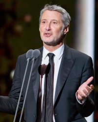 César 2022 : Antoine de Caunes nommé pour la dixième fois maître de cérémonie