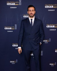 Jonathan Cohen aperçu dans le teaser d'Army of Thieves produit par Zack Snyder