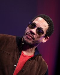 JoeyStarr en tournage : son selfie avec Mathilde Seigner et Christian Clavier