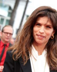 Harcèlement sexuel : Maïwenn en larmes en évoquant la tribune des 100 femmes