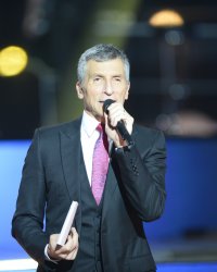 Nagui va produire un téléfilm avec Alexandra Lamy