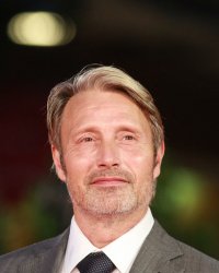 Les Animaux Fantastiques : Mads Mikkelsen remplace Johnny Depp en Grindelwald