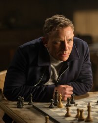 James Bond, alcoolique ? Le corps médical s'inquiète