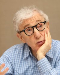 Woody Allen : une relation sexuelle dans son prochain film fait polémique