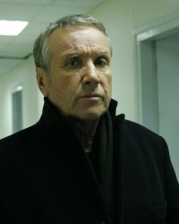 Yves Rénier : 3 faits divers transposés à l'écran par le Commissaire Moulin